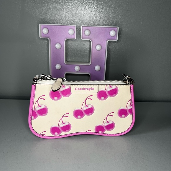 Coachtopia SMALL WAVY SHOULDER BAG - Picture 4 of 13